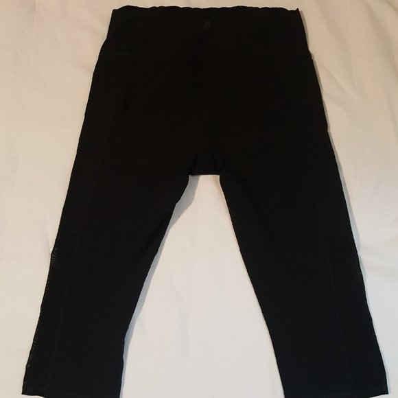 Athleta Dobby Action Crop Capri side pocket - Picture 4 of 7
